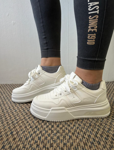 White Air Chic™ – El Toque de Elegancia que Tus Pasos Necesitan 🌸✨
