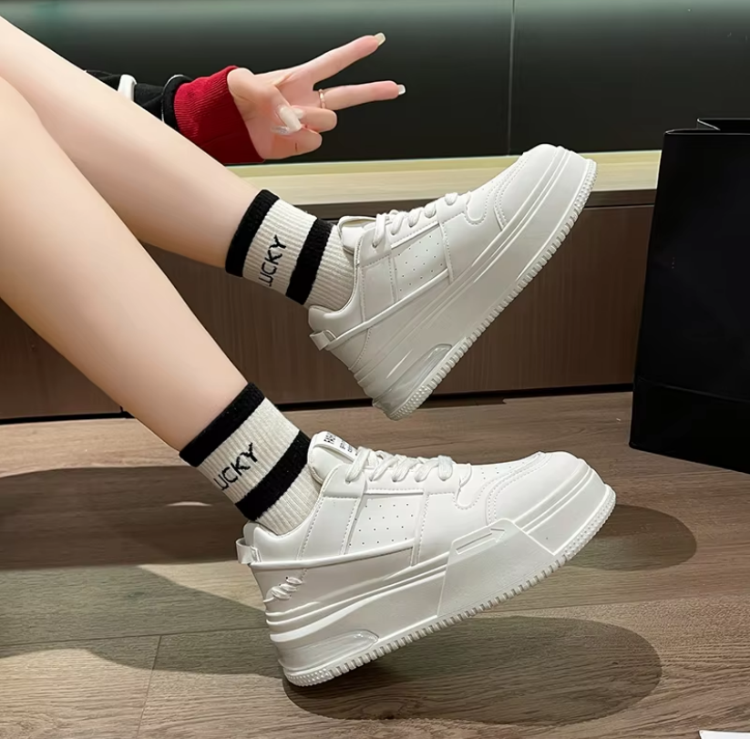 White Air Chic™ – El Toque de Elegancia que Tus Pasos Necesitan 🌸✨