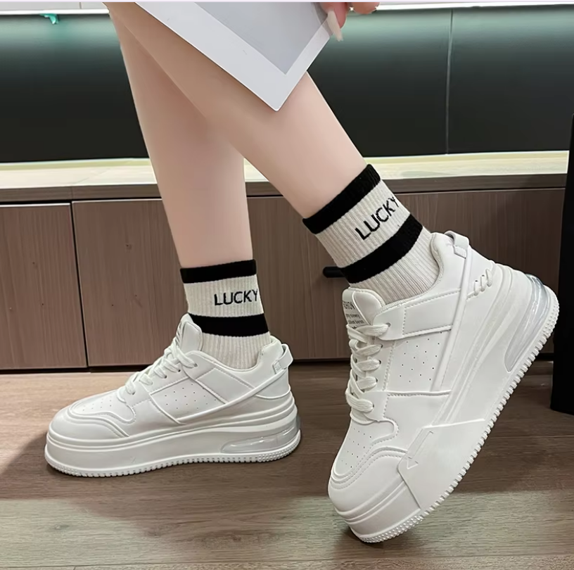 White Air Chic™ – El Toque de Elegancia que Tus Pasos Necesitan 🌸✨