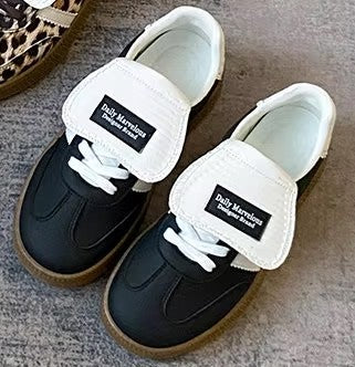 ¡UrbanStride™ – Estilo Clásico y Comodidad para Cada Día! 👟