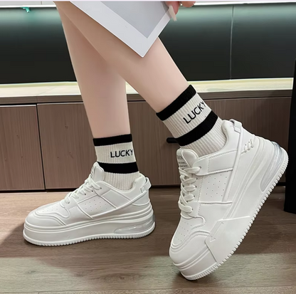 White Air Chic™ – El Toque de Elegancia que Tus Pasos Necesitan 🌸✨
